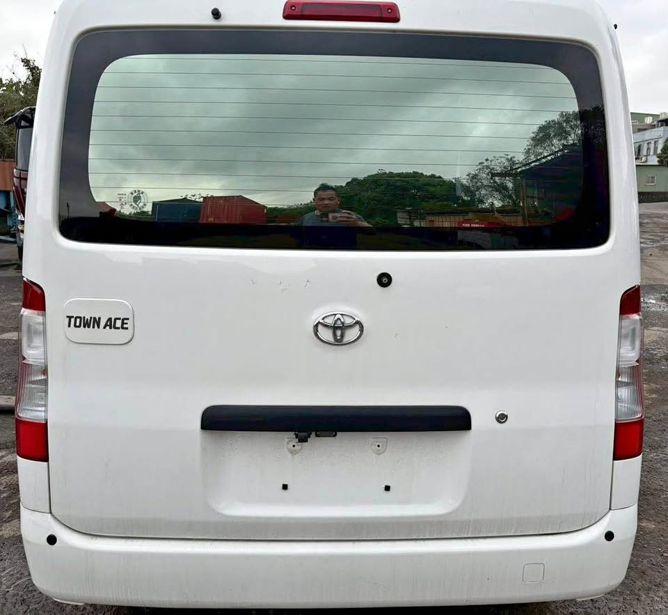 Toyota Town Ace Van 1.5 整車拆賣 二手零件照片 - Orange Garage