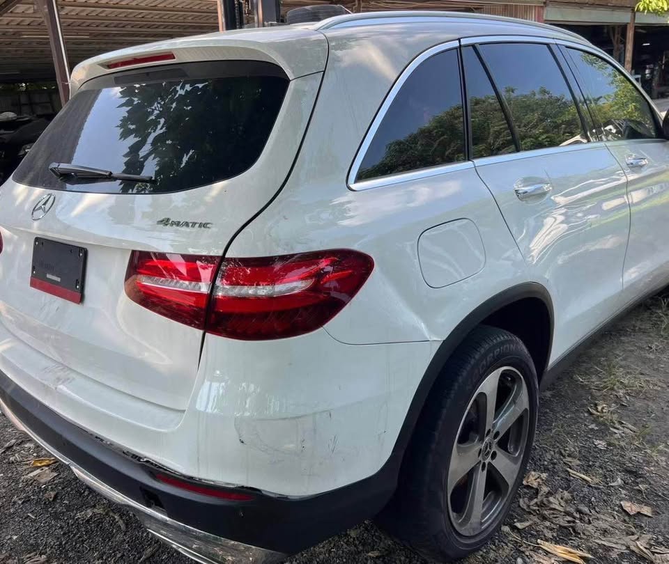 Mercedes-Benz GLC GLC 300 整車拆賣 二手零件照片 - Orange Garage