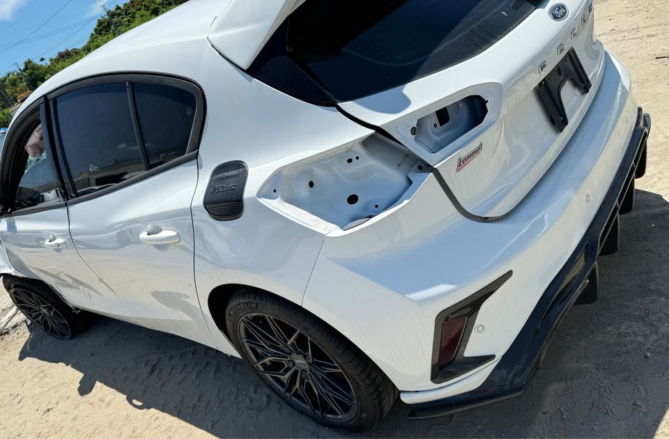 Ford Focus Hatchback ST-Line 1.5 整車拆賣 二手零件照片 - Orange Garage