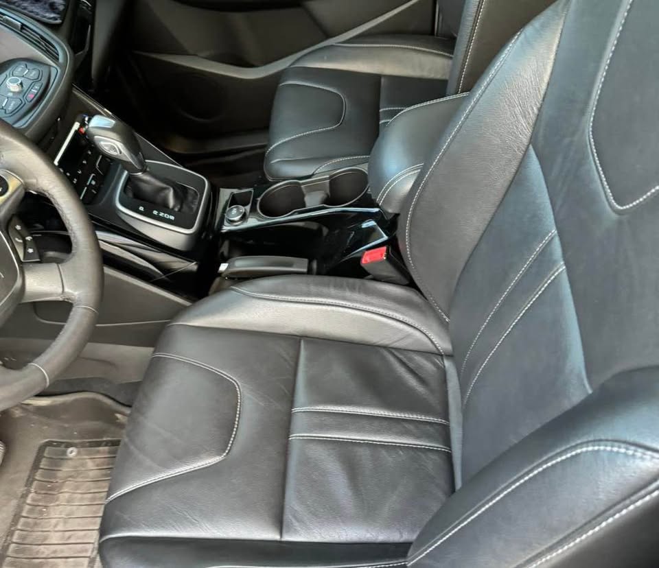 Ford Kuga 1.6 整車拆賣 二手零件照片 - Orange Garage