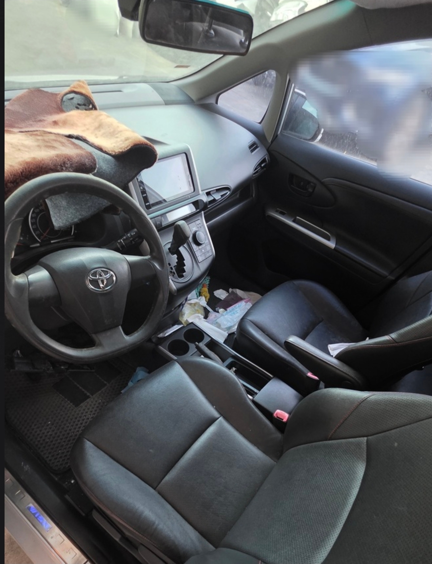 Toyota Wish 2.0 整車拆賣 二手零件照片 - Orange Garage