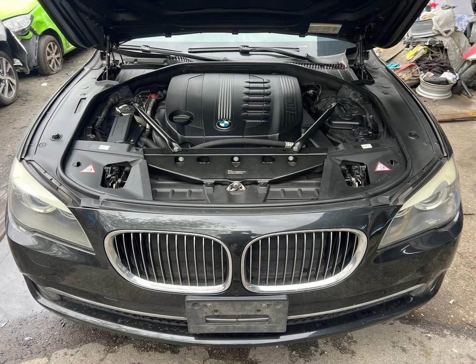 BMW 7 Series 730d 整車拆賣 二手零件照片 - Orange Garage