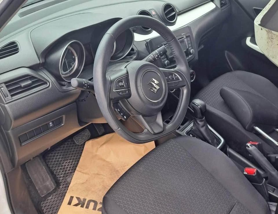 Suzuki Swift 1.0 整車拆賣 二手零件照片 - Orange Garage