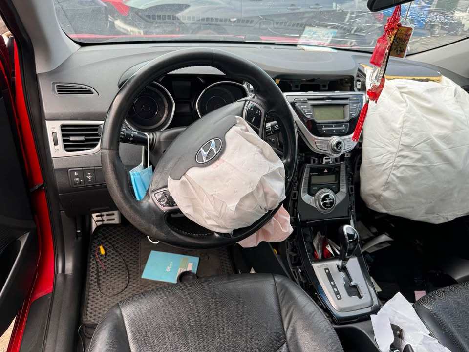 Hyundai Elantra Hyundai 1.8 整車拆賣 二手零件照片 - Orange Garage