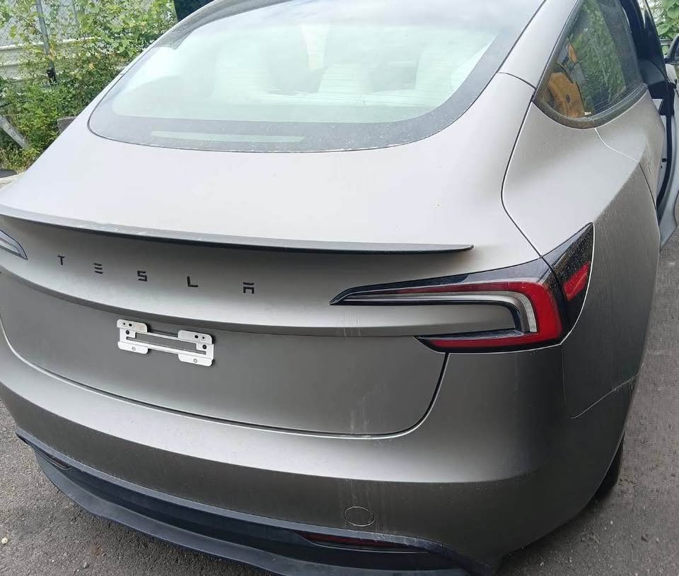 Tesla Model 3 Highland 整車拆賣 二手零件照片 - Orange Garage