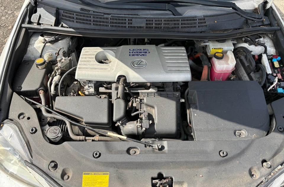 Lexus CT200h Hybrid 1.8 整車拆賣 二手零件照片 - Orange Garage