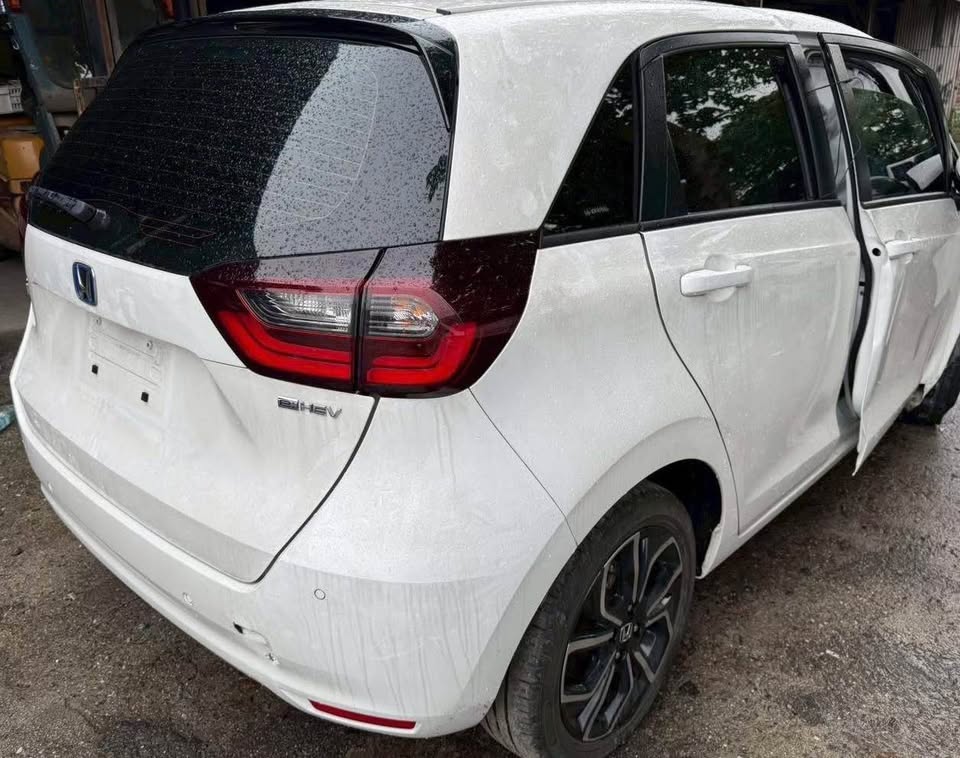 Honda Fit e:HEV 整車拆賣 二手零件照片 - Orange Garage