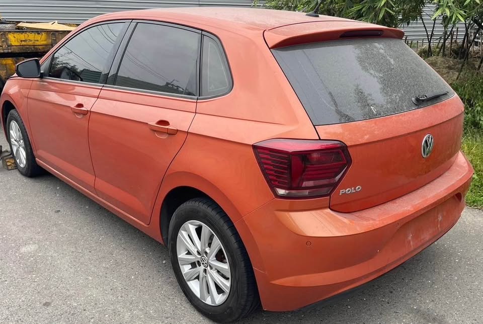 Volkswagen Polo 1.0 整車拆賣 二手零件照片 - Orange Garage