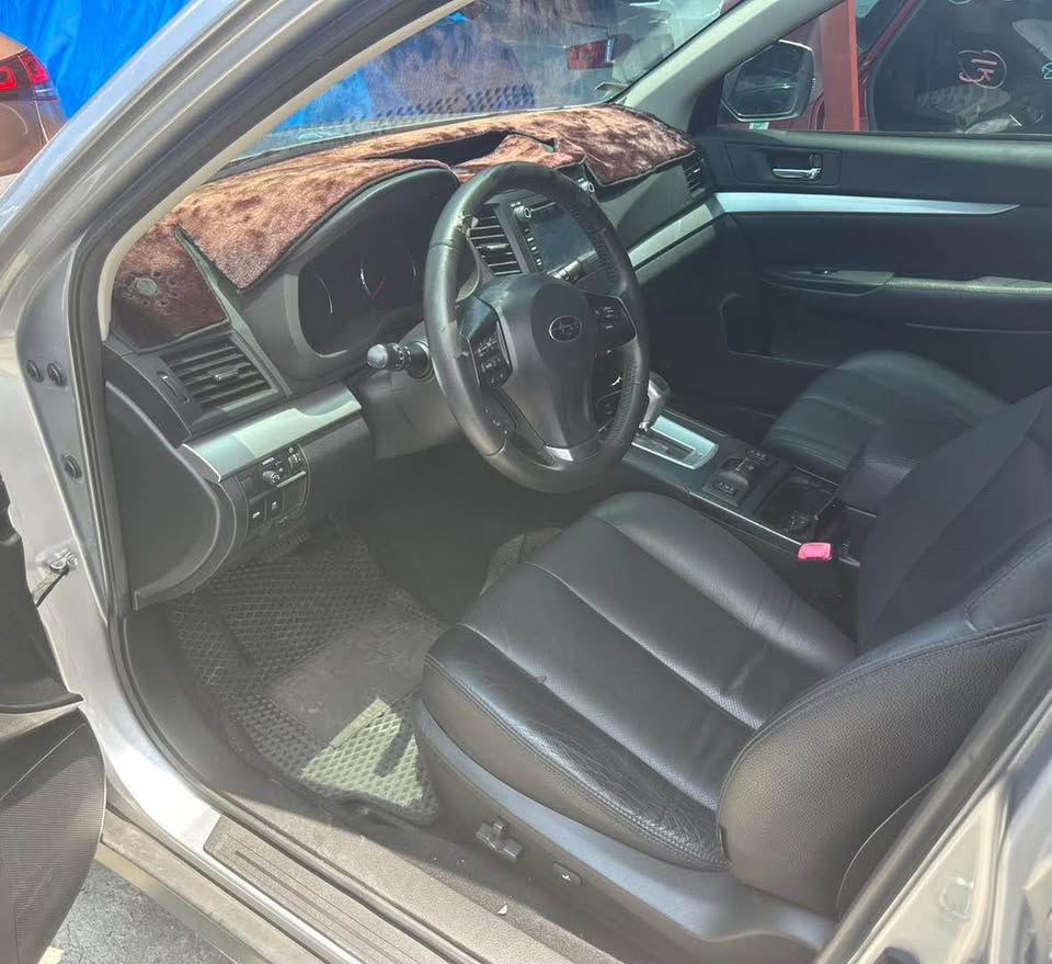 Subaru Outback 2.5 整車拆賣 二手零件照片 - Orange Garage
