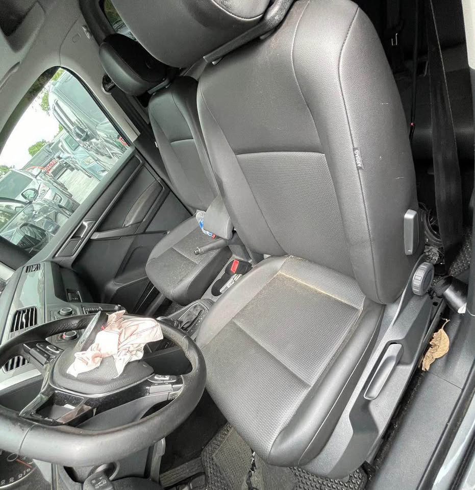 Volkswagen Caddy Maxi 整車拆賣 二手零件照片 - Orange Garage