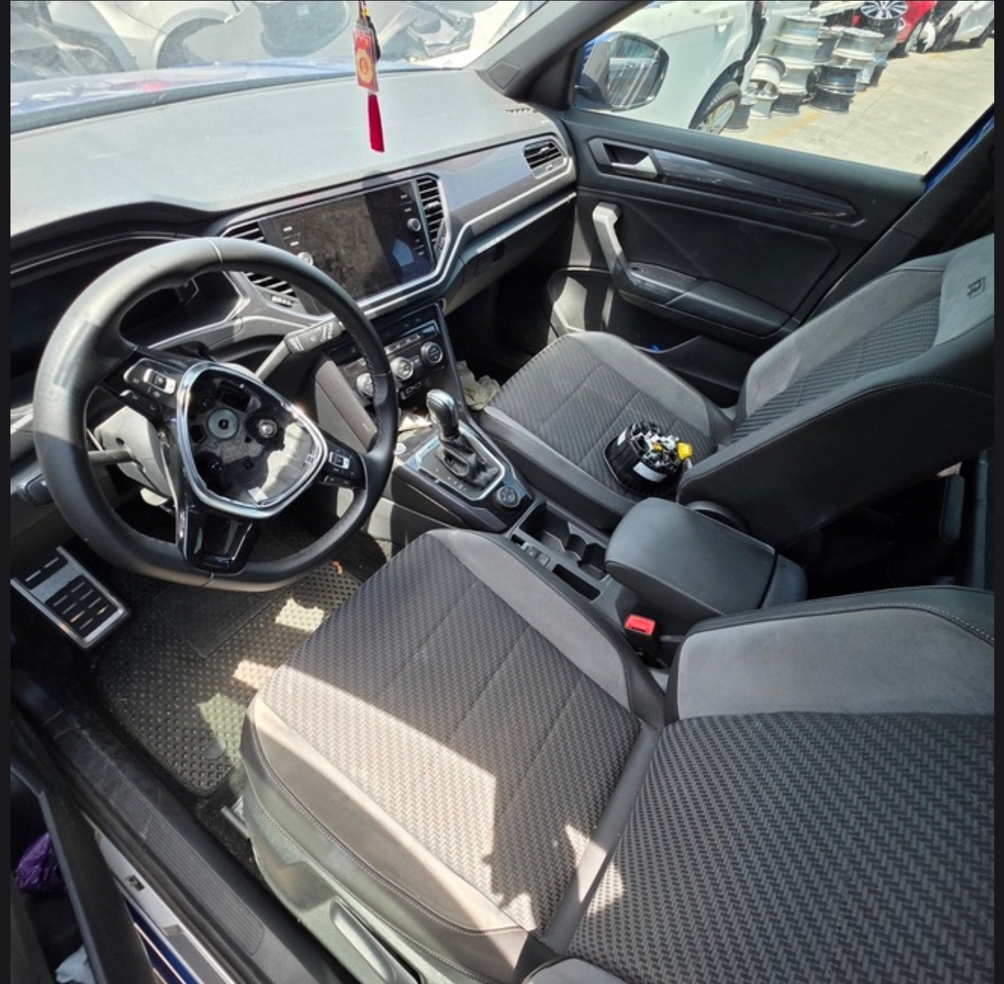 Volkswagen T-Roc 4matic 整車拆賣 二手零件照片 - Orange Garage