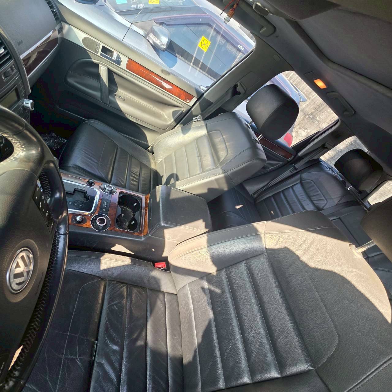 Volkswagen Touareg V6 整車拆賣 二手零件照片 - Orange Garage