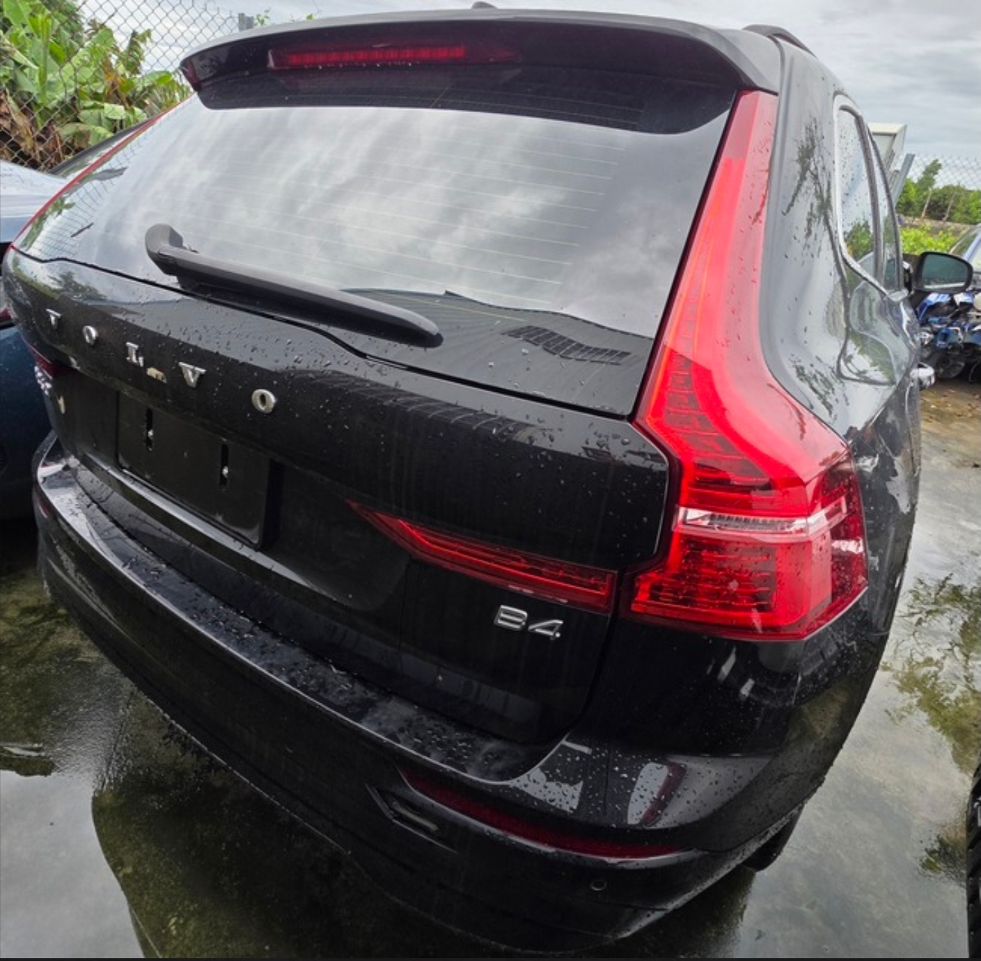 Volvo XC60 B4 整車拆賣 二手零件照片 - Orange Garage