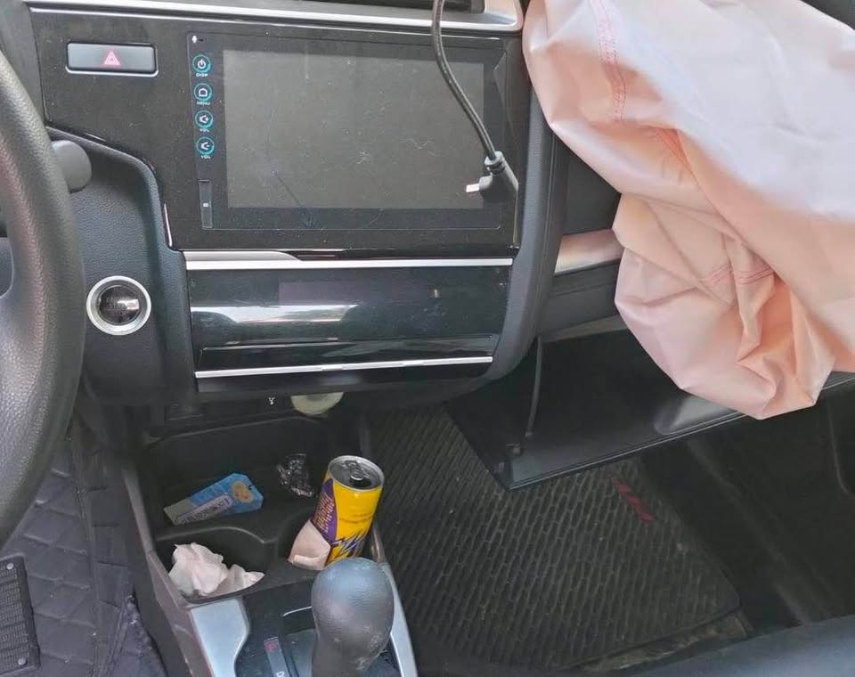 Honda Fit 1.5 S 整車拆賣 二手零件照片 - Orange Garage