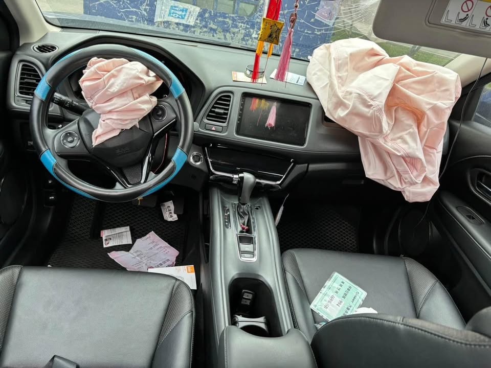 Honda HR-V 第一代 整車拆賣 二手零件照片 - Orange Garage
