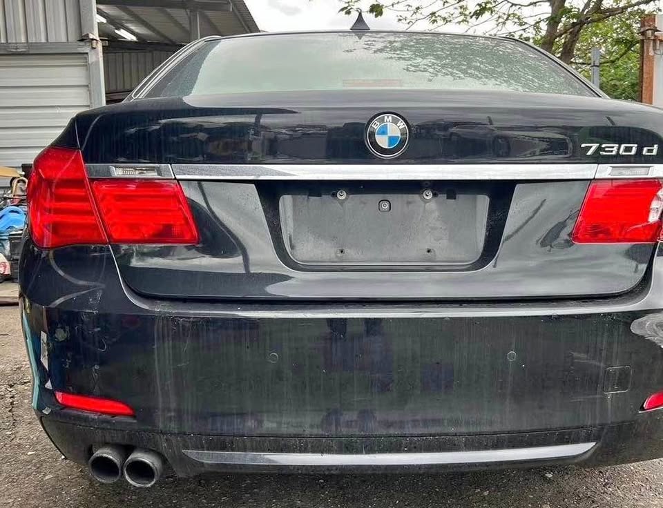 BMW 7 Series 730d 整車拆賣 二手零件照片 - Orange Garage