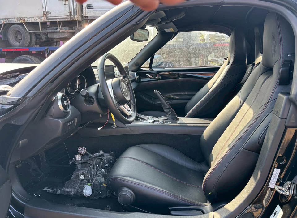 Mazda MX-5 2.0 Skyactiv-G 整車拆賣 二手零件照片 - Orange Garage