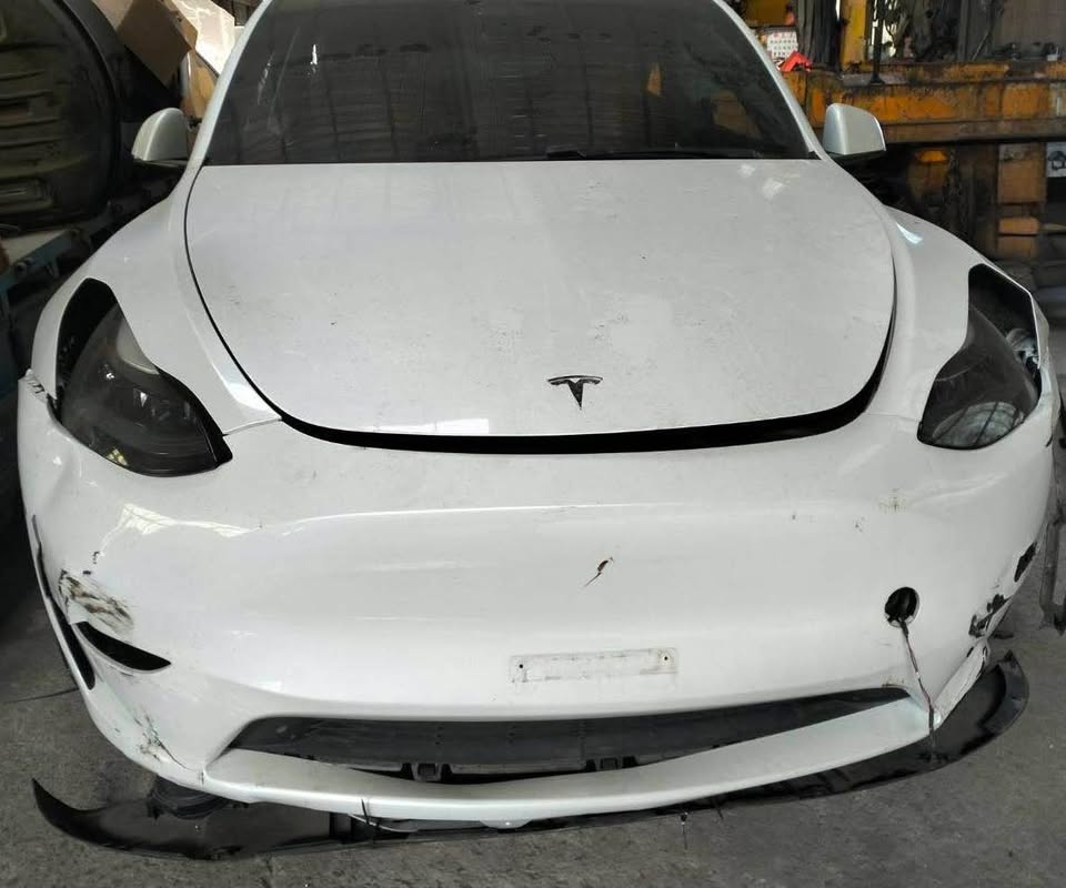 Tesla Model Y Long Range 整車拆賣 二手零件照片 - Orange Garage