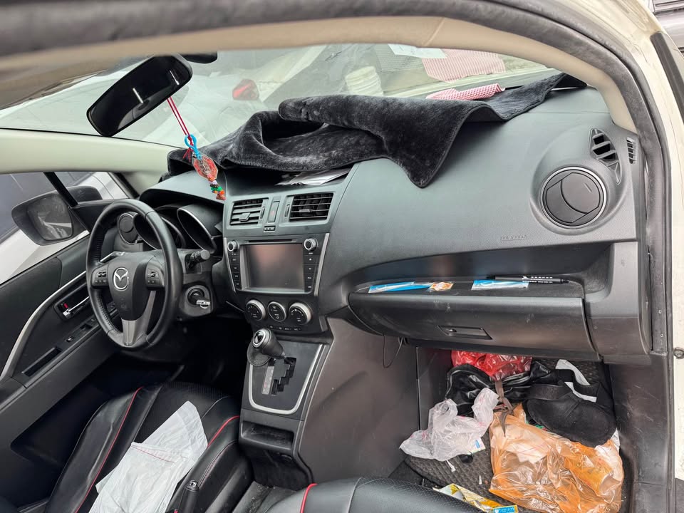 Mazda 5 2.0 整車拆賣 二手零件照片 - Orange Garage