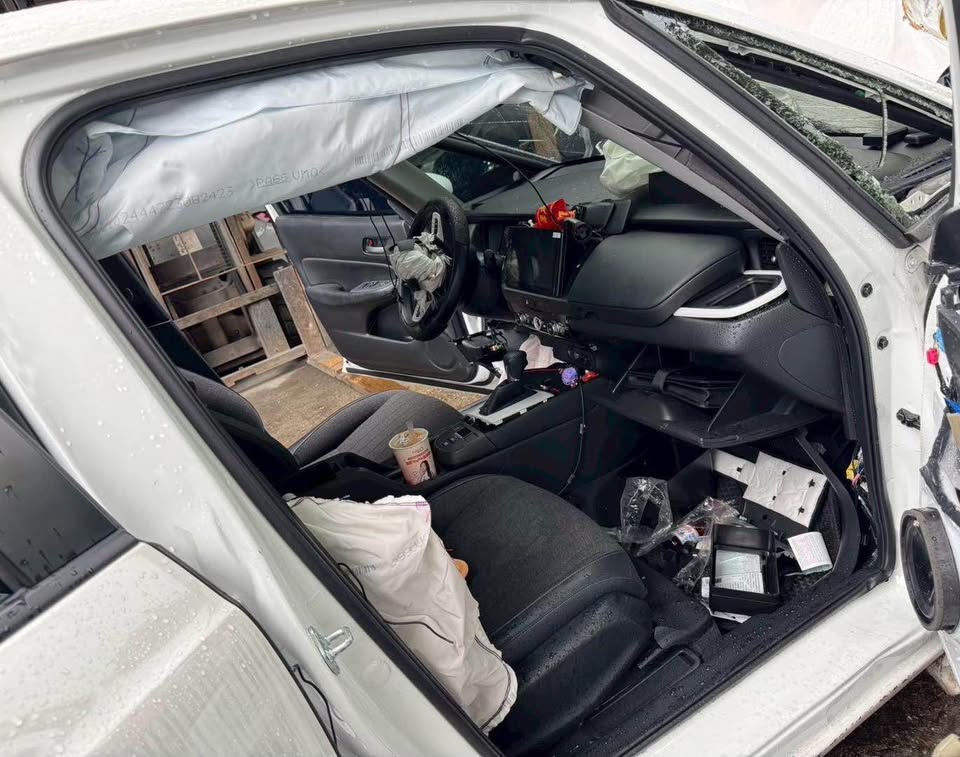 Honda Fit e:HEV 整車拆賣 二手零件照片 - Orange Garage