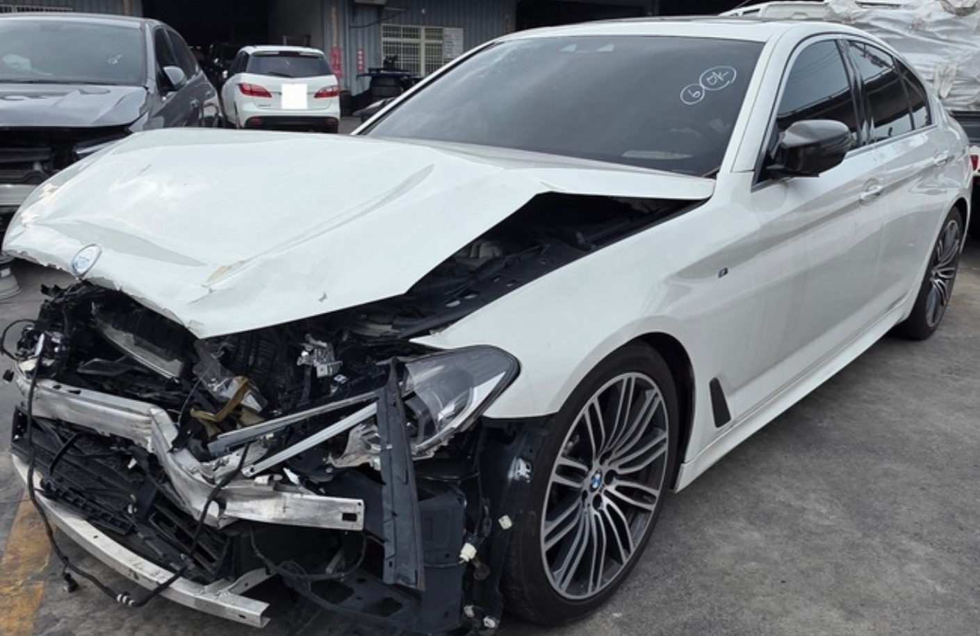 BMW 5 Series 540i 整車拆賣 二手零件照片 - Orange Garage