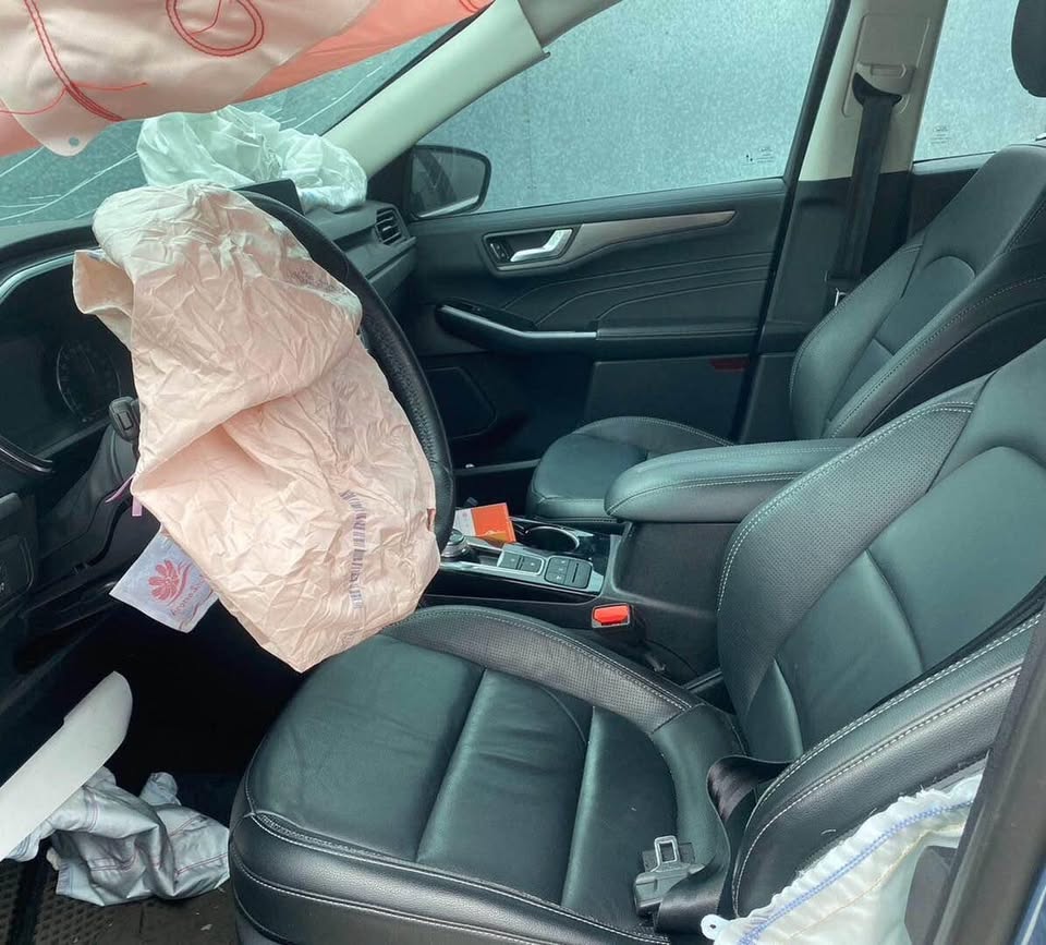 Ford Kuga 2.0 整車拆賣 二手零件照片 - Orange Garage