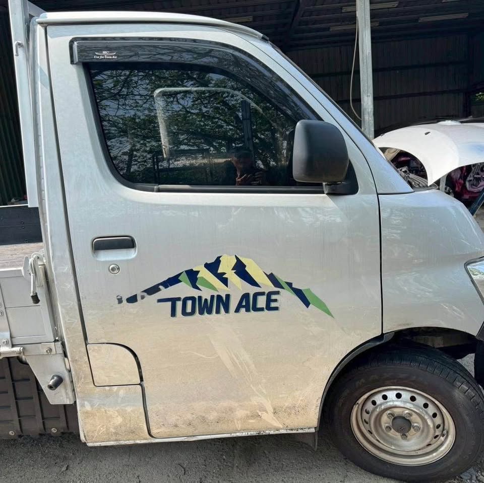 Toyota Town Ace 貨卡 1.5 手排 整車拆賣 二手零件照片 - Orange Garage