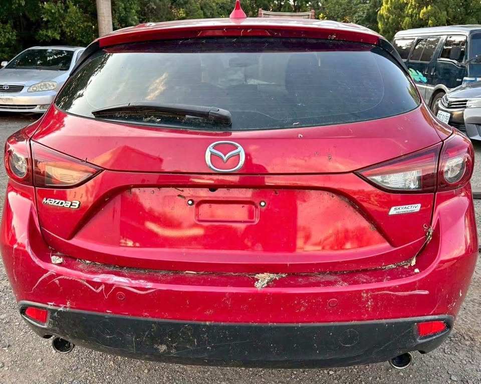 Mazda 3 2.0 整車拆賣 二手零件照片 - Orange Garage