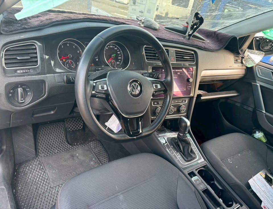 Volkswagen Golf 1.4 整車拆賣 二手零件照片 - Orange Garage