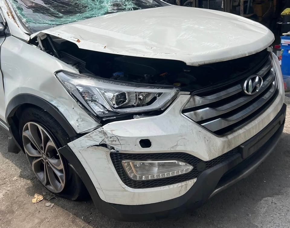 Hyundai Santa Fe 2.2 CRDi 整車拆賣 二手零件照片 - Orange Garage
