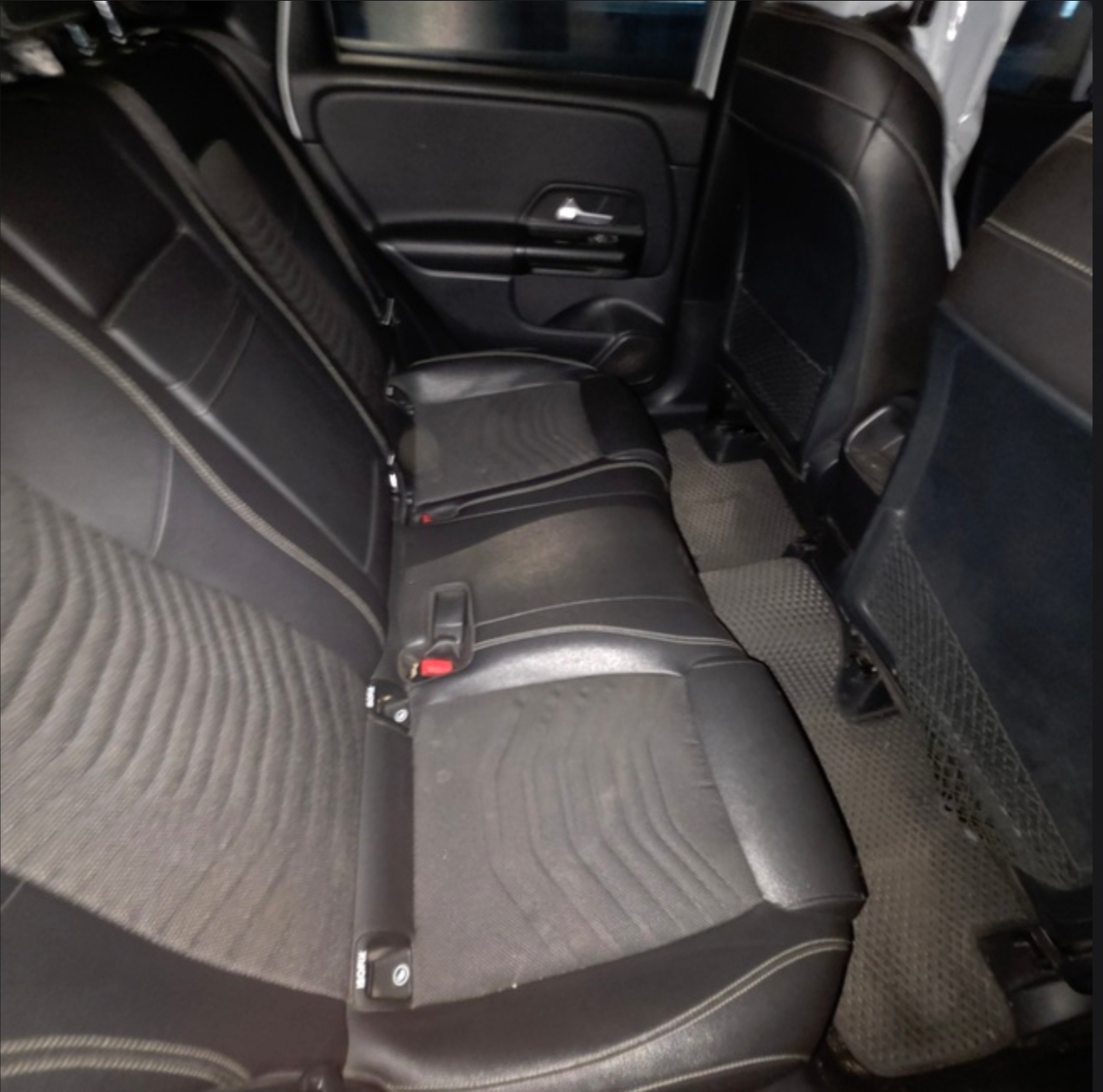 Mercedes-Benz B-Class 180 整車拆賣 二手零件照片 - Orange Garage