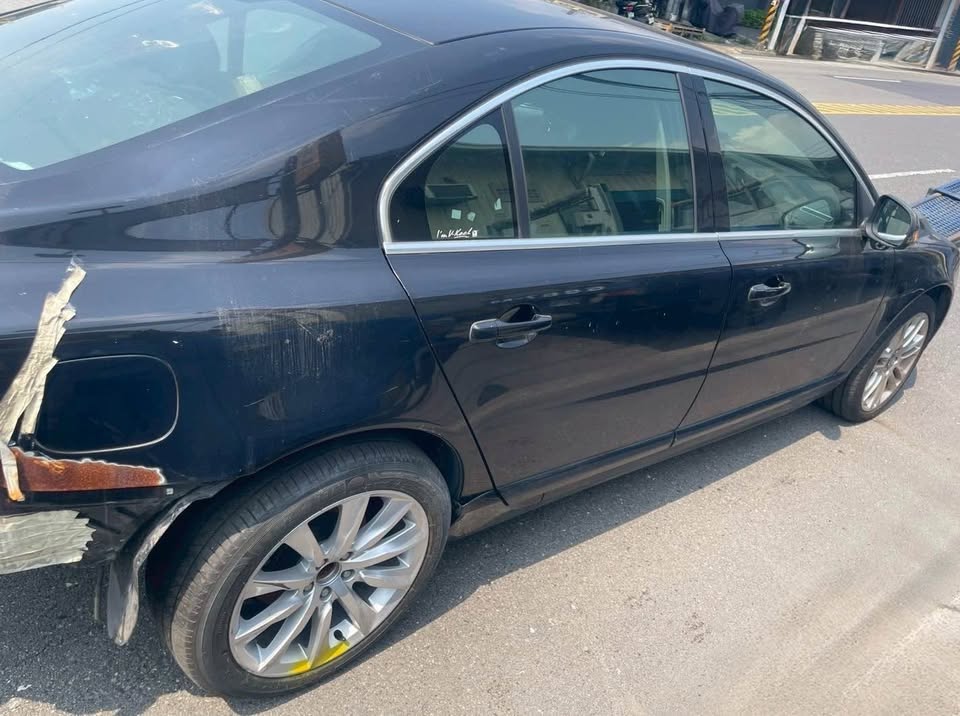 Volvo S80 D5 整車拆賣 二手零件照片 - Orange Garage