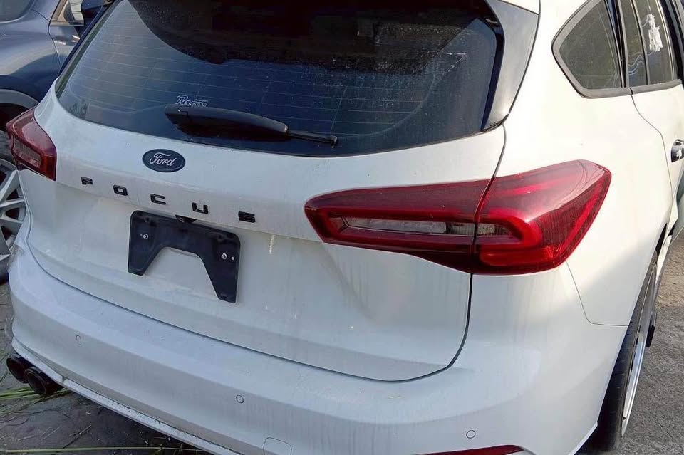 Ford Focus Wagon 1.5 整車拆賣 二手零件照片 - Orange Garage
