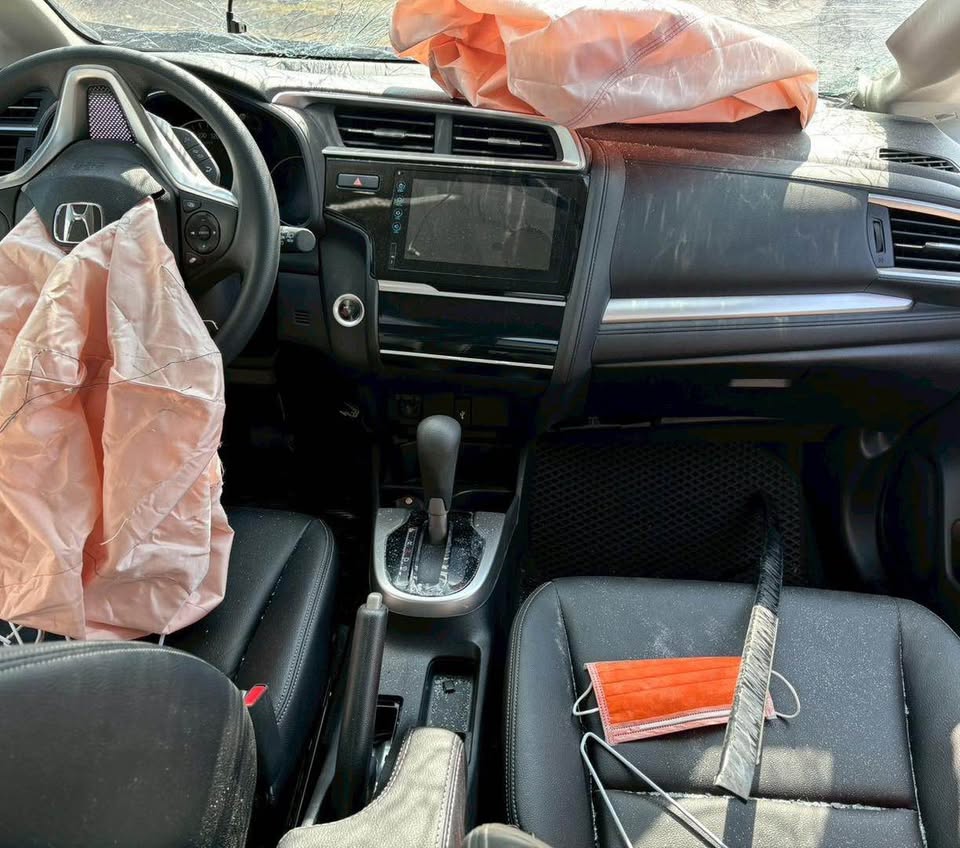 Honda Fit 1.5 整車拆賣 二手零件照片 - Orange Garage