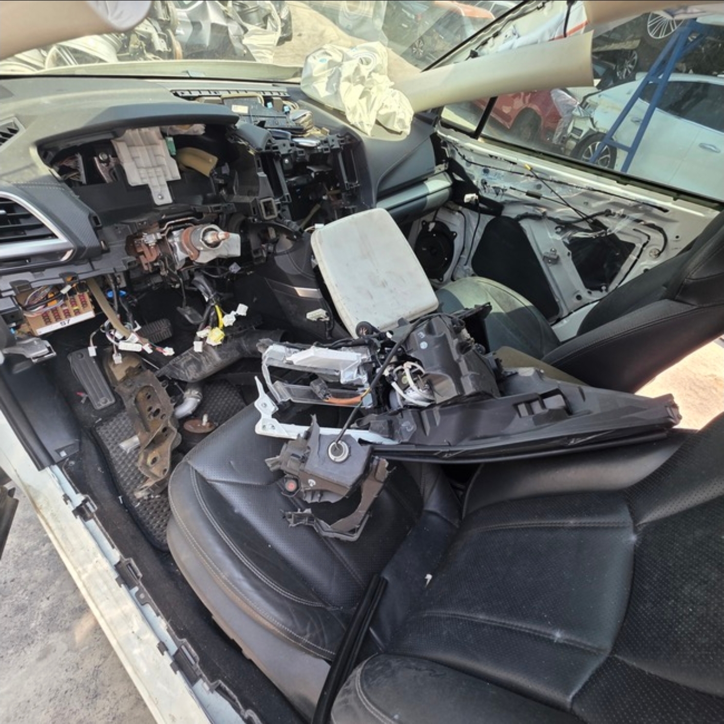 Subaru Forester 2.0 整車拆賣 二手零件照片 - Orange Garage