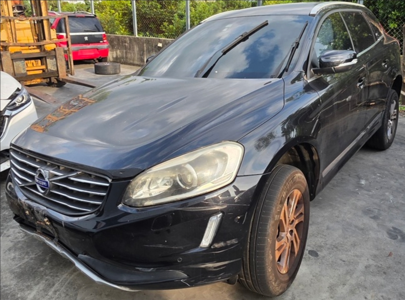 Volvo XC60 D4 整車拆賣 二手零件照片 - Orange Garage