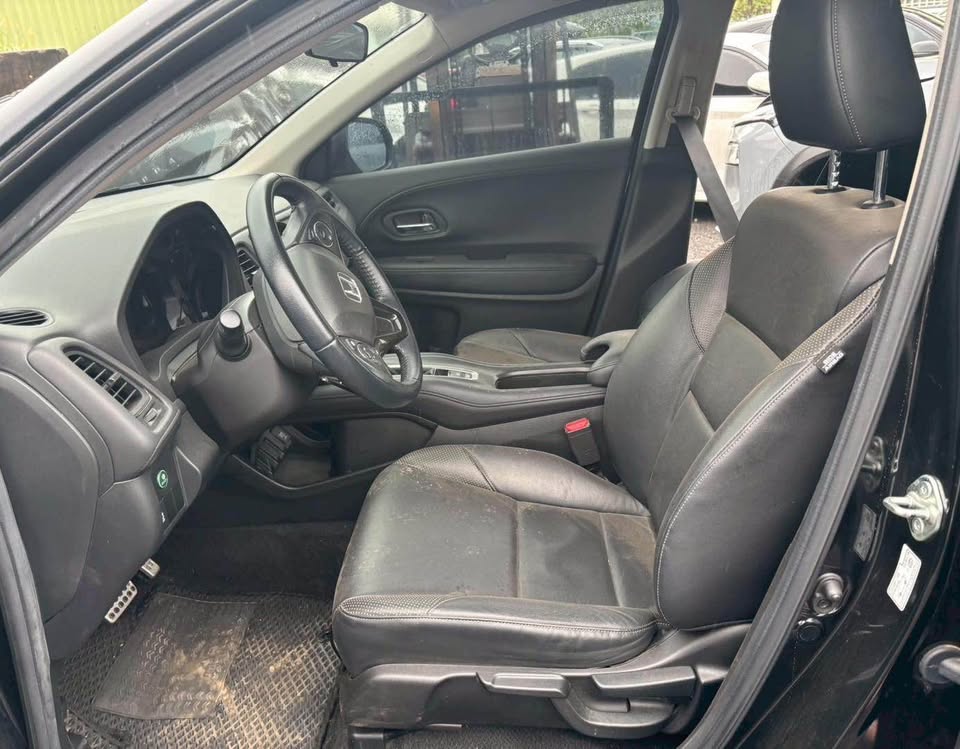 Honda HR-V 1.8 整車拆賣 二手零件照片 - Orange Garage