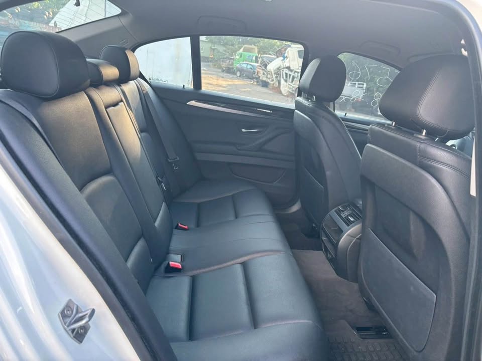 BMW 5 Series 520d 整車拆賣 二手零件照片 - Orange Garage