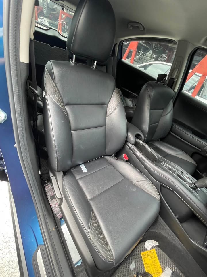 Honda HR-V 1.8 整車拆賣 二手零件照片 - Orange Garage