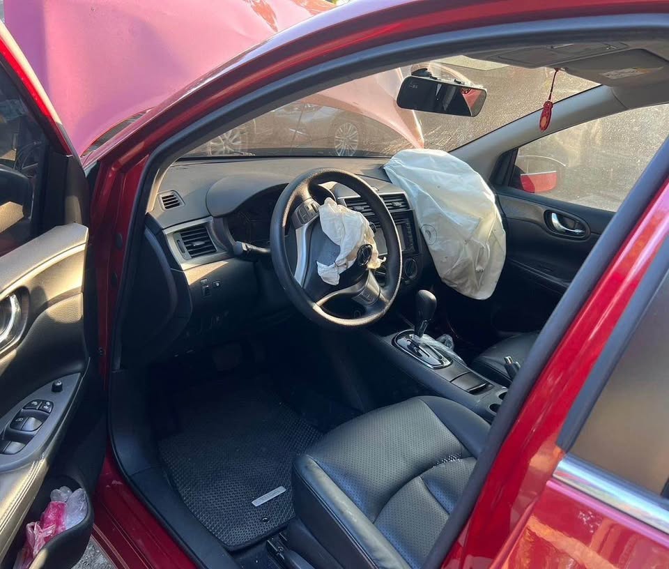 Nissan Tiida 1.6 整車拆賣 二手零件照片 - Orange Garage
