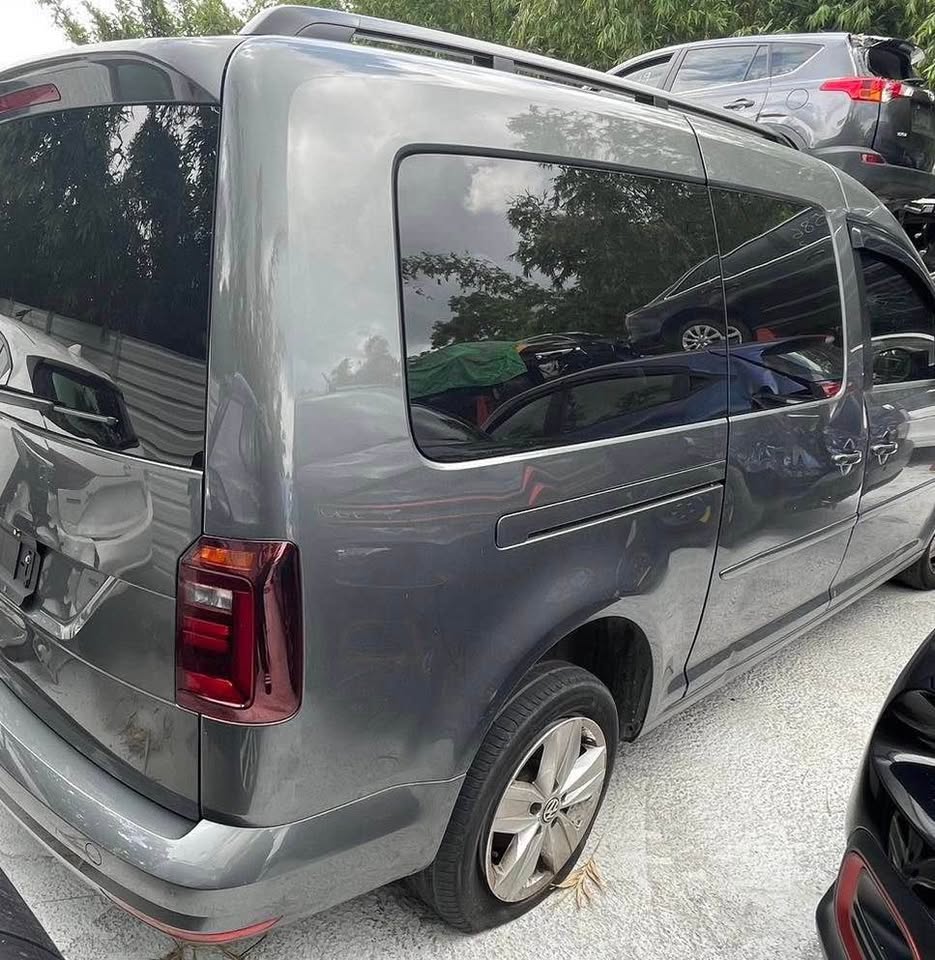 Volkswagen Caddy Maxi 整車拆賣 二手零件照片 - Orange Garage