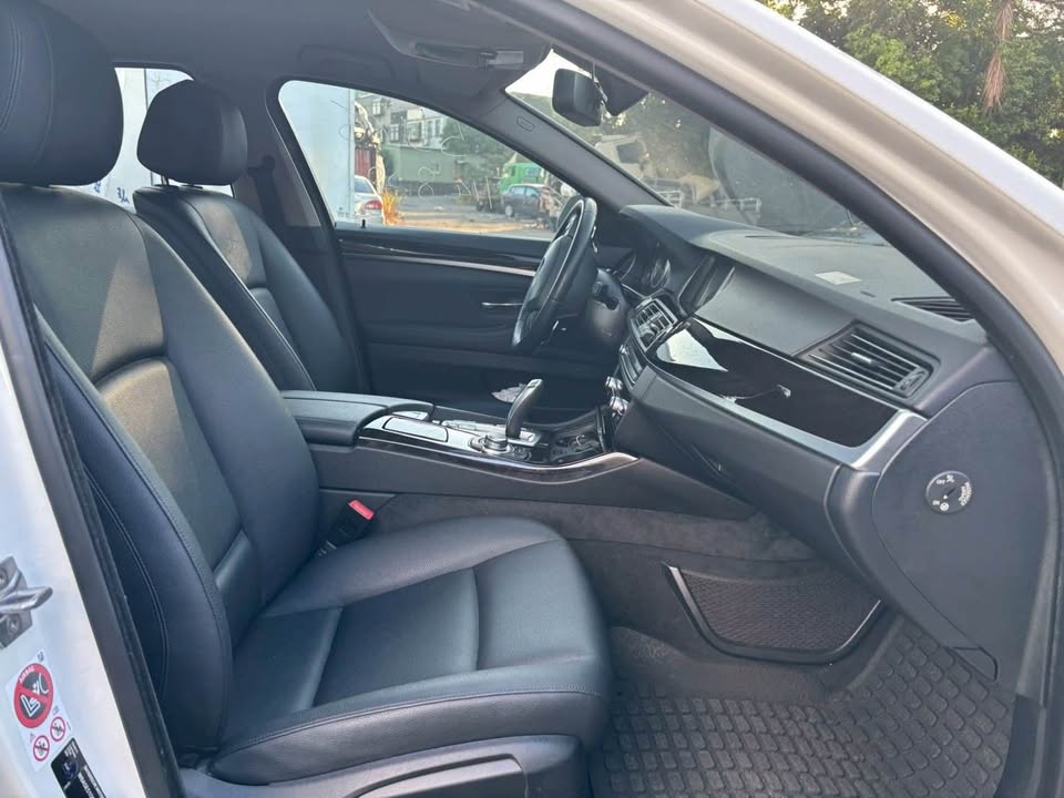 BMW 5 Series 520d 整車拆賣 二手零件照片 - Orange Garage