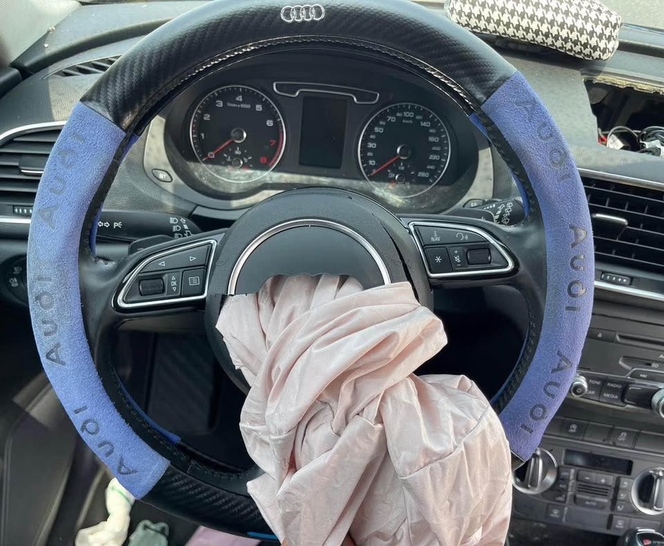 Audi Q3 1.4 TFSI 整車拆賣 二手零件照片 - Orange Garage
