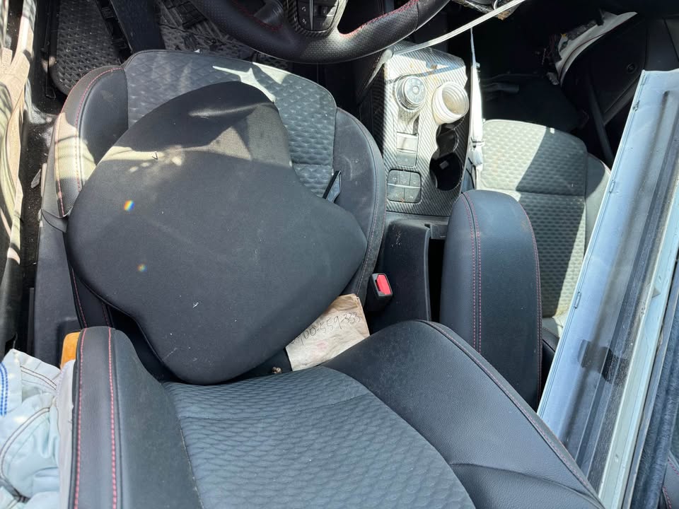 Ford Focus Hatchback ST-Line 1.5 整車拆賣 二手零件照片 - Orange Garage