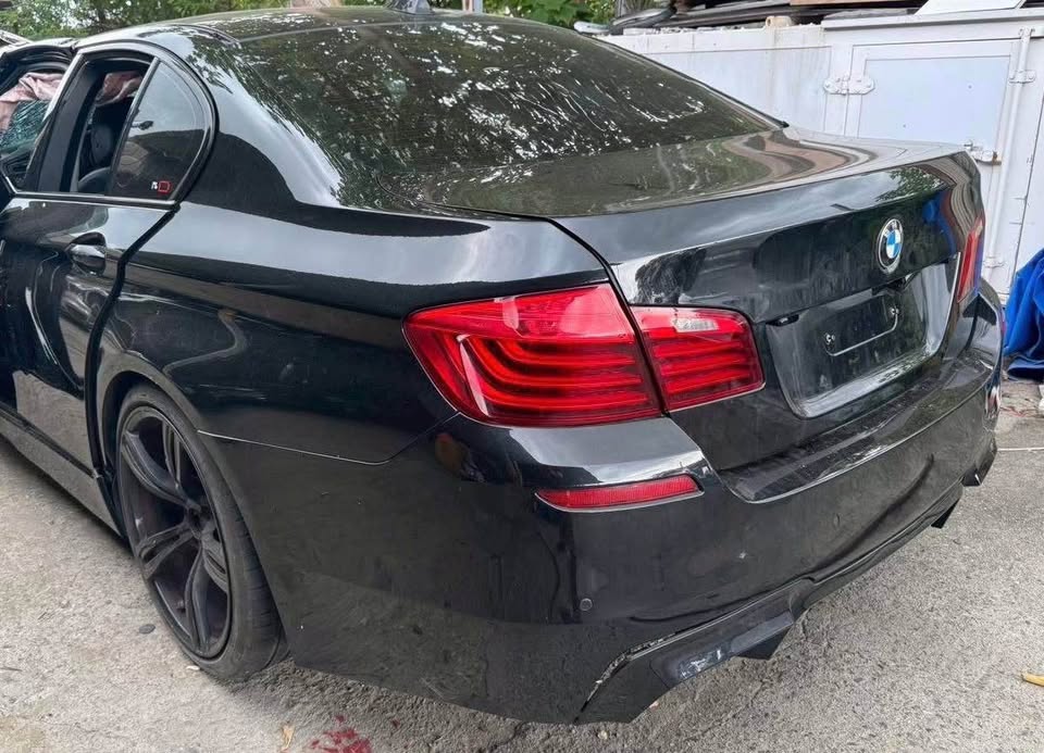 BMW 5 Series 528i 整車拆賣 二手零件照片 - Orange Garage