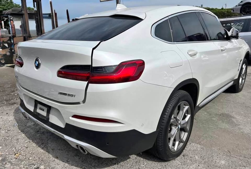 BMW X4 xDrive30i 整車拆賣 二手零件照片 - Orange Garage