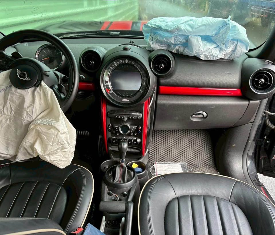 Mini Cooper Works Countryman 整車拆賣 二手零件照片 - Orange Garage