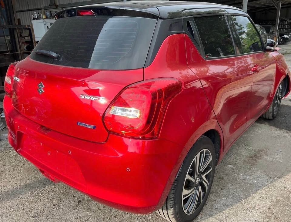 Suzuki Swift 1.2 Hybrid 整車拆賣 二手零件照片 - Orange Garage