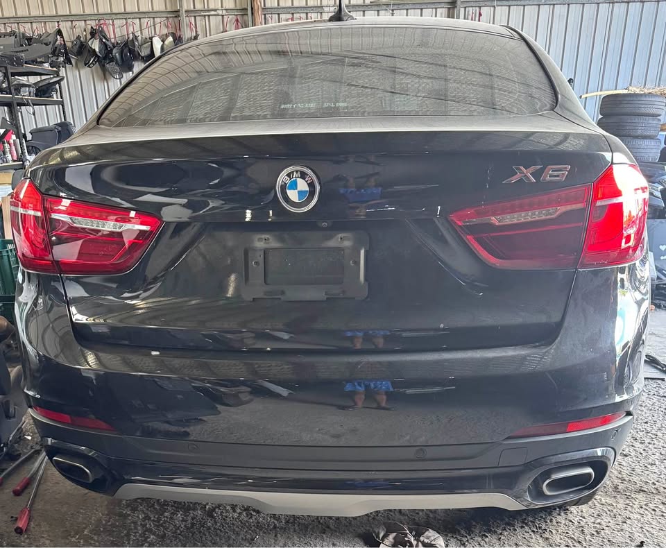 BMW X6 30d 整車拆賣 二手零件照片 - Orange Garage