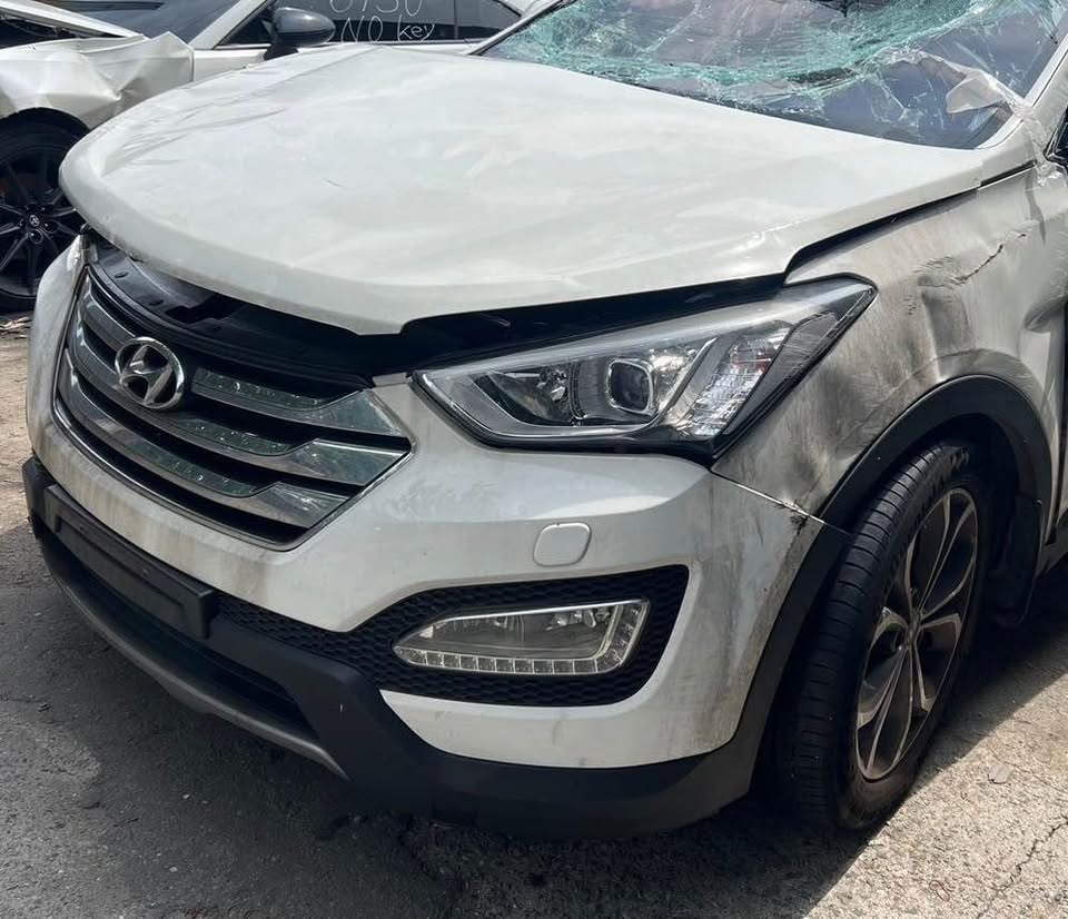 Hyundai Santa Fe 2.2 CRDi 整車拆賣 二手零件照片 - Orange Garage